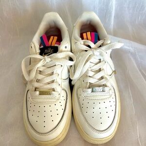 Nike Kids Air Force 1 LV8 low-top sneakers shoes 5.5Y